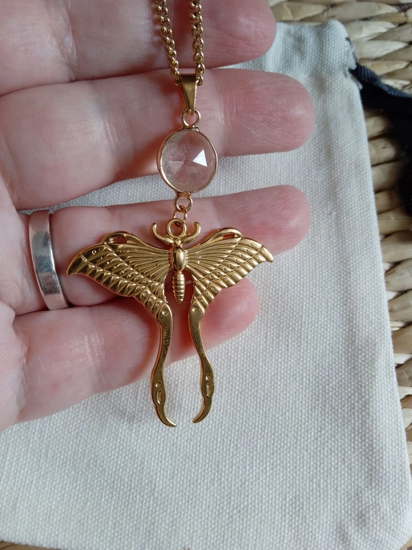 Halsketting met hanger vlinder van kristal – photo 3